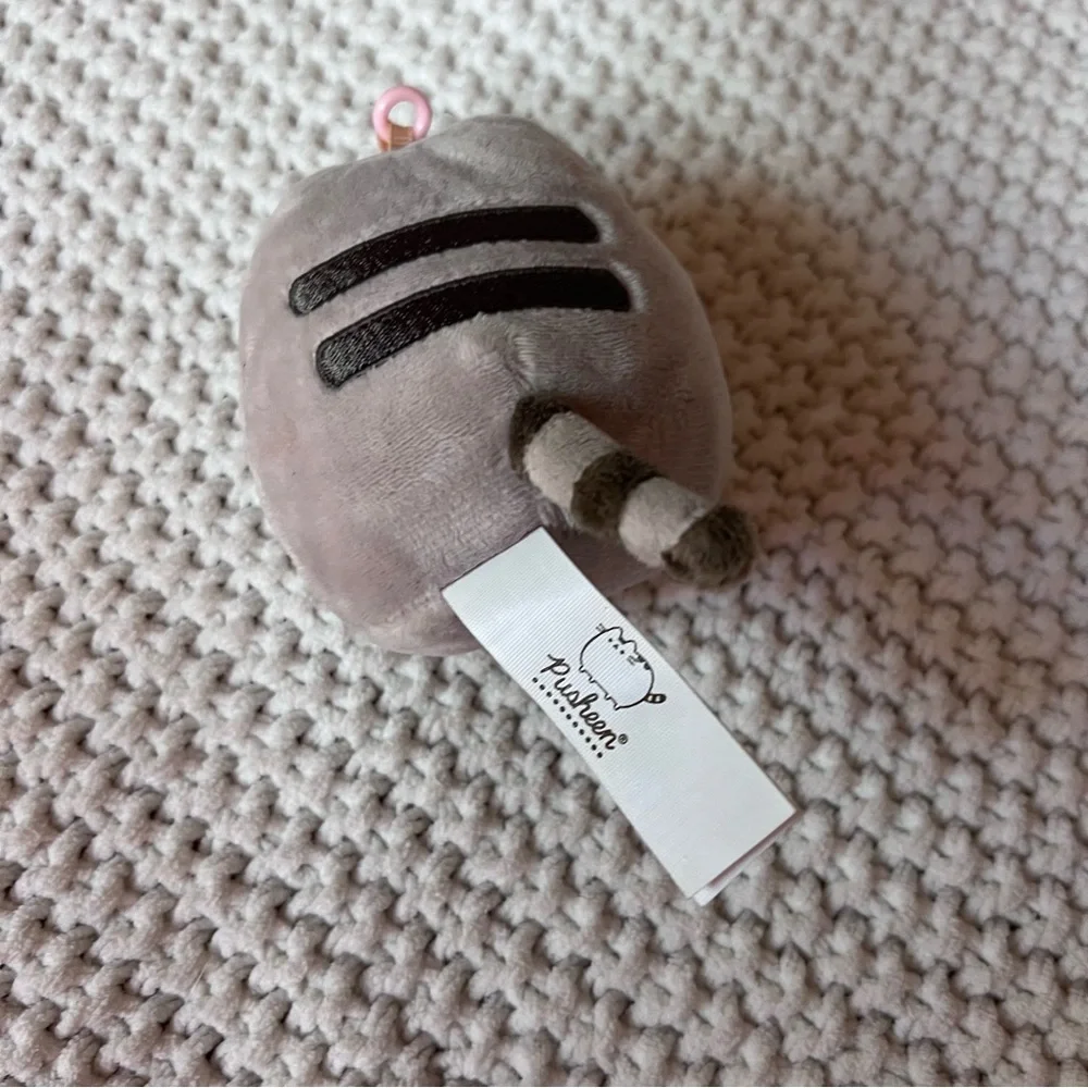 Pusheen Gray Cat Plush Keychain with Pizza Mini